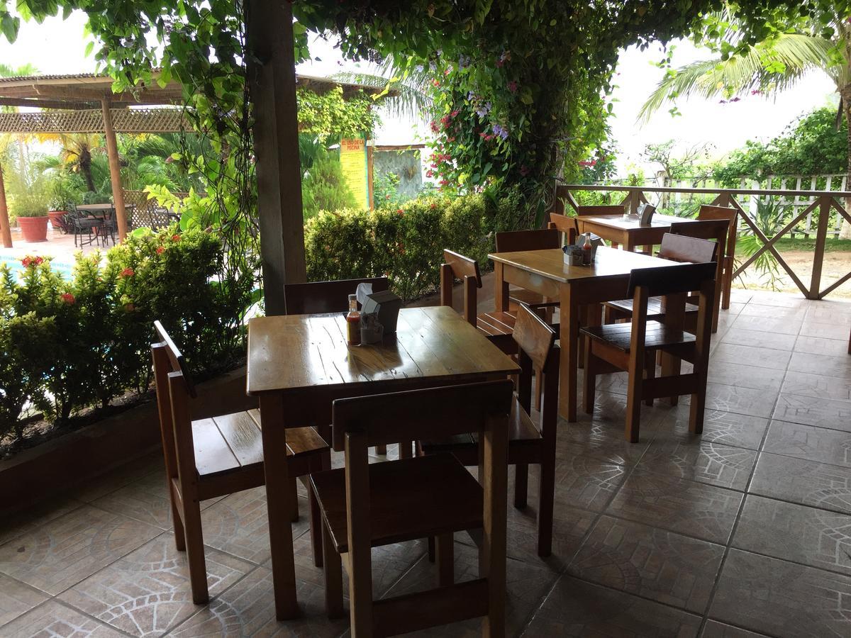 Hotel Y Restaurante El Muelle Ел Ремате Екстериор снимка