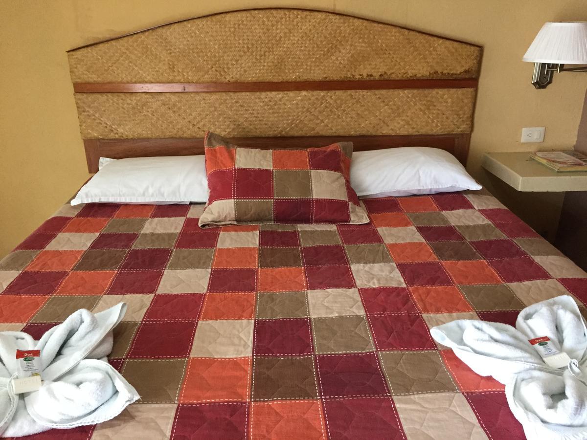Hotel Y Restaurante El Muelle Ел Ремате Екстериор снимка