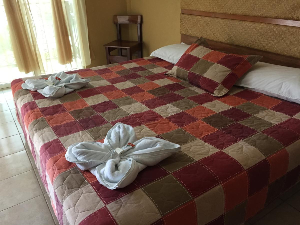 Hotel Y Restaurante El Muelle Ел Ремате Екстериор снимка