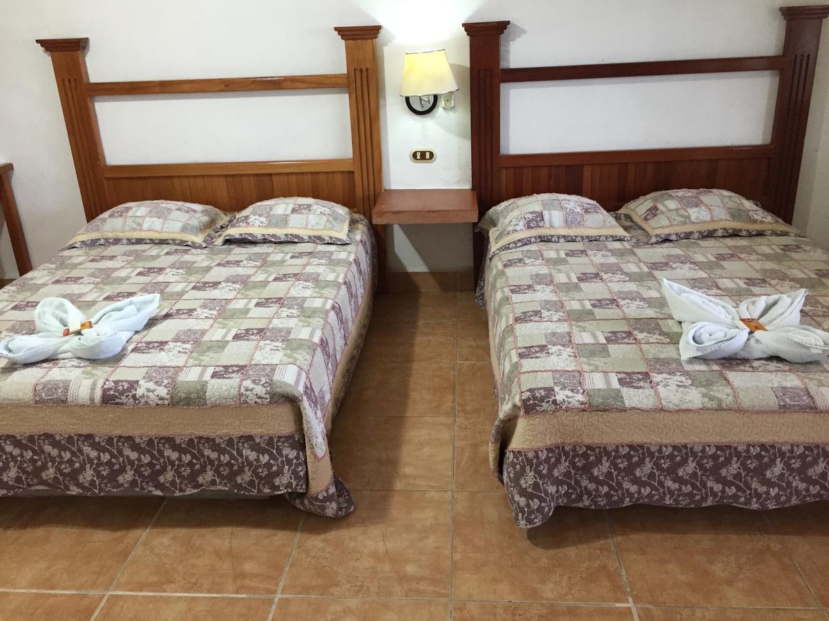 Hotel Y Restaurante El Muelle Ел Ремате Екстериор снимка