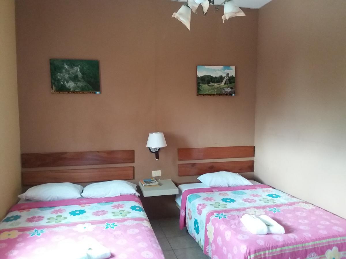 Hotel Y Restaurante El Muelle Ел Ремате Екстериор снимка