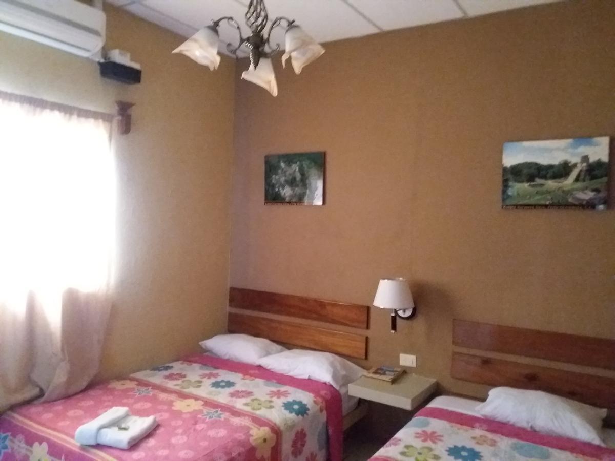 Hotel Y Restaurante El Muelle Ел Ремате Екстериор снимка