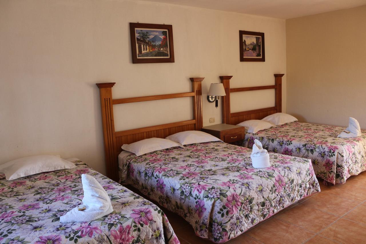 Hotel Y Restaurante El Muelle Ел Ремате Екстериор снимка